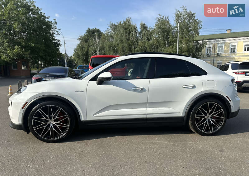 Внедорожник / Кроссовер Porsche Macan 2025 в Киеве