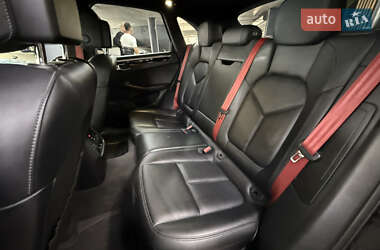 Внедорожник / Кроссовер Porsche Macan 2014 в 