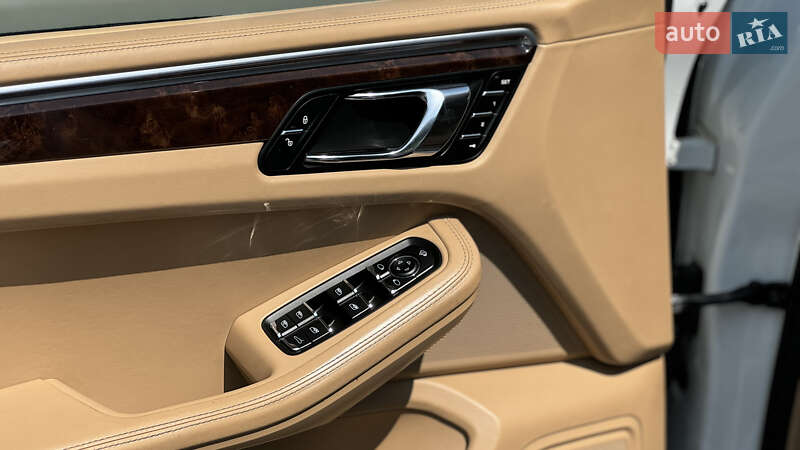 Внедорожник / Кроссовер Porsche Macan 2014 в Киеве