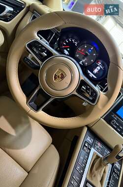 Внедорожник / Кроссовер Porsche Macan 2016 в 