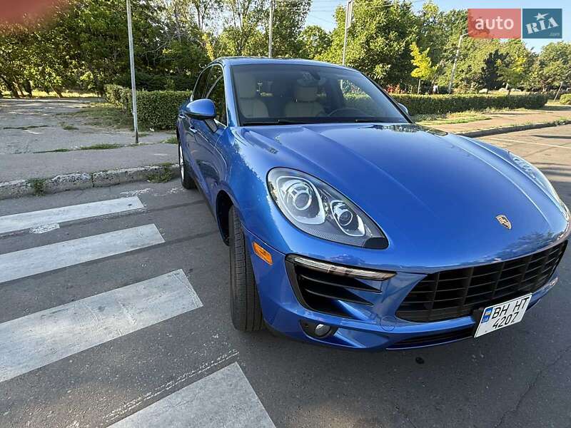 Внедорожник / Кроссовер Porsche Macan 2016 в 