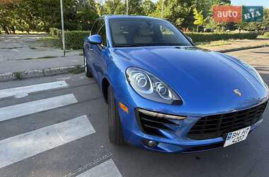 Внедорожник / Кроссовер Porsche Macan 2016 в 