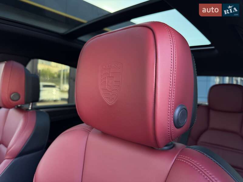 Позашляховик / Кросовер Porsche Macan 2023 в Києві