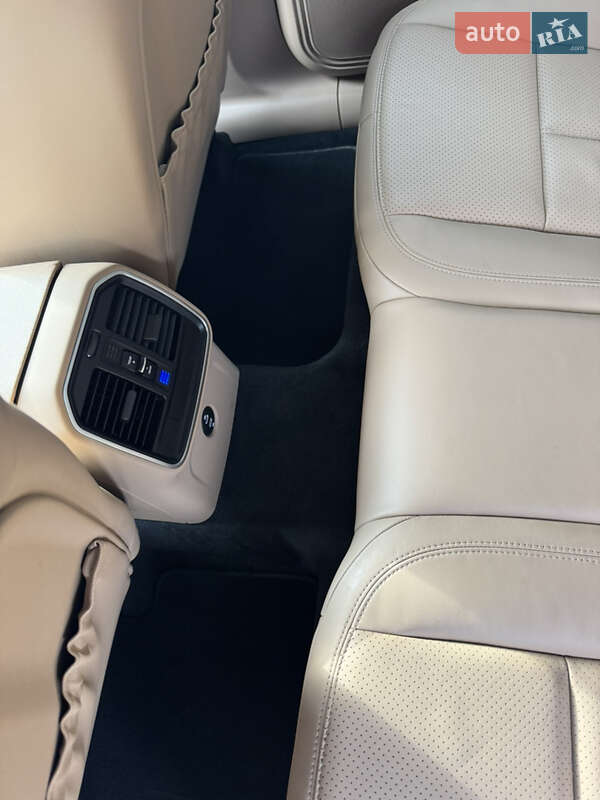 Внедорожник / Кроссовер Porsche Macan 2023 в Чорткове