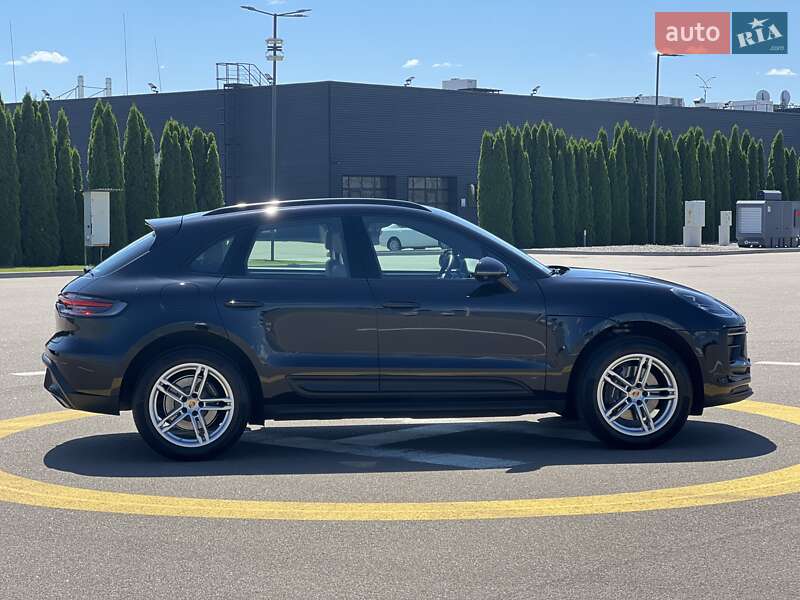 Внедорожник / Кроссовер Porsche Macan 2024 в Киеве