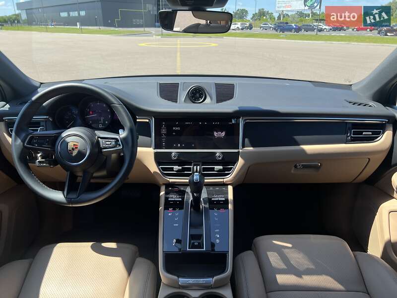 Внедорожник / Кроссовер Porsche Macan 2024 в Киеве