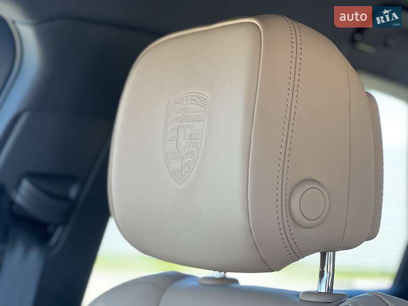 Внедорожник / Кроссовер Porsche Macan 2024 в Киеве