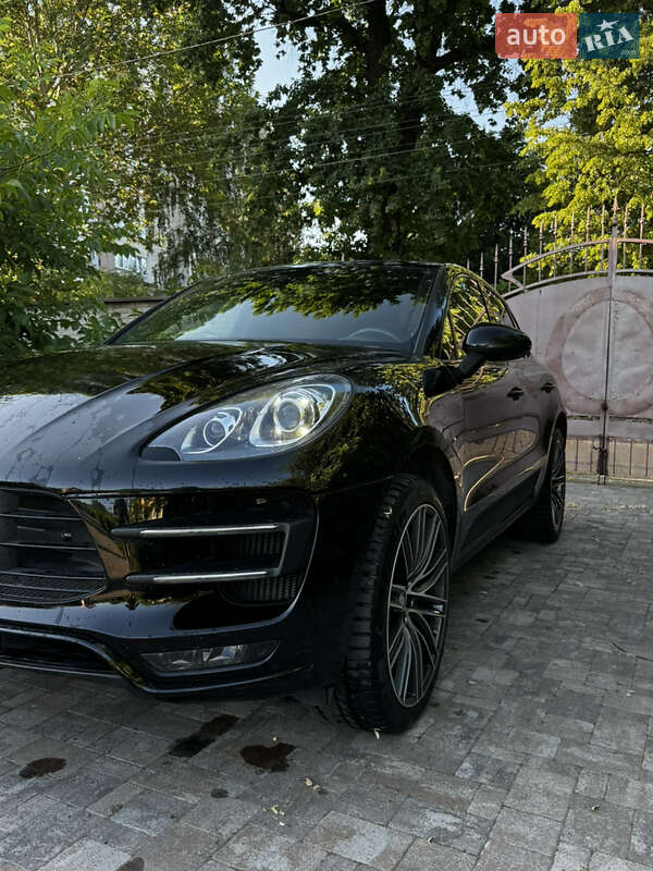 Позашляховик / Кросовер Porsche Macan 2015 в Івано-Франківську