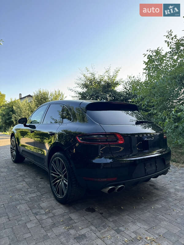 Позашляховик / Кросовер Porsche Macan 2015 в Івано-Франківську