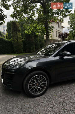 Внедорожник / Кроссовер Porsche Macan 2016 в 