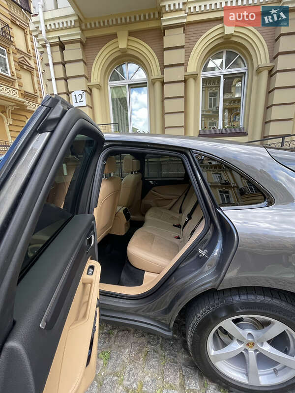 Позашляховик / Кросовер Porsche Macan 2018 в Києві