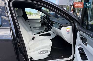 Внедорожник / Кроссовер Porsche Macan 2024 в 