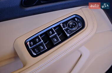 Внедорожник / Кроссовер Porsche Macan 2016 в 