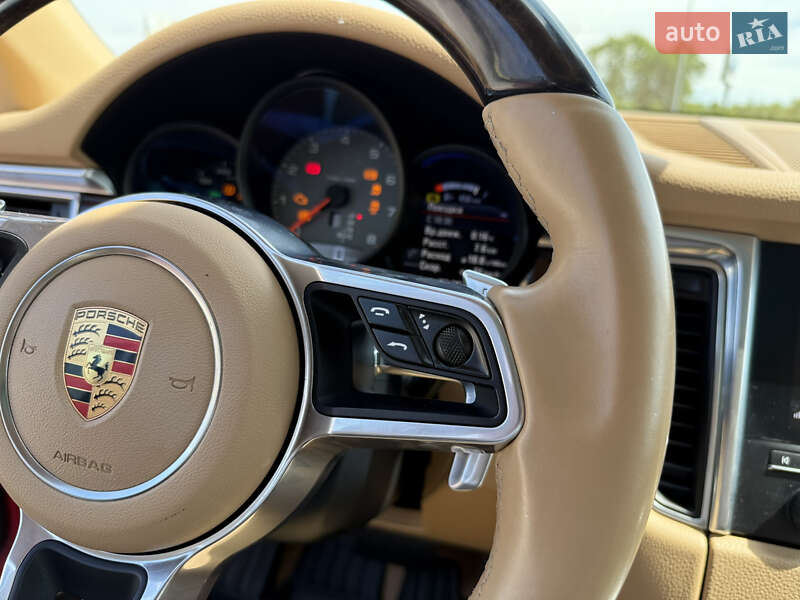Позашляховик / Кросовер Porsche Macan 2017 в Львові