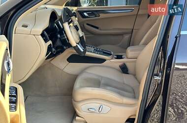 Внедорожник / Кроссовер Porsche Macan 2015 в 