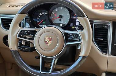 Внедорожник / Кроссовер Porsche Macan 2015 в 
