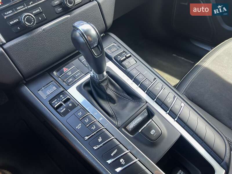 Внедорожник / Кроссовер Porsche Macan 2015 в Киеве