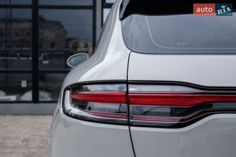 Внедорожник / Кроссовер Porsche Macan 2022 в Киеве
