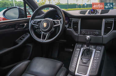 Внедорожник / Кроссовер Porsche Macan 2018 в 