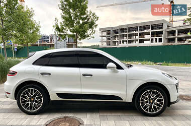 Внедорожник / Кроссовер Porsche Macan 2016 в 