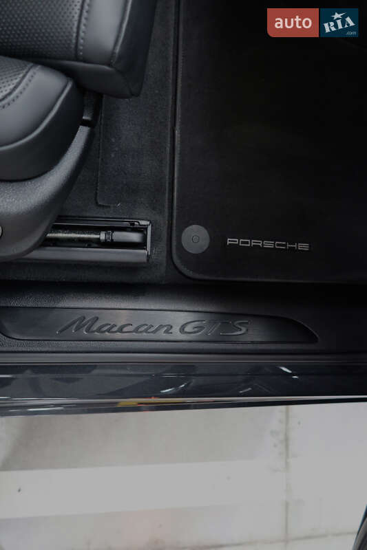Внедорожник / Кроссовер Porsche Macan 2021 в Киеве