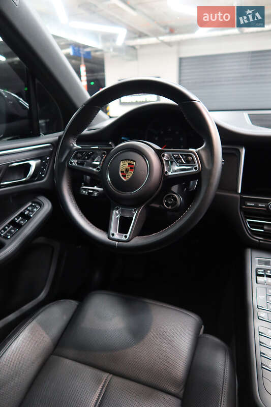 Внедорожник / Кроссовер Porsche Macan 2021 в Киеве