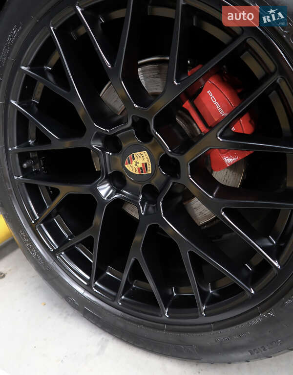 Внедорожник / Кроссовер Porsche Macan 2021 в Киеве