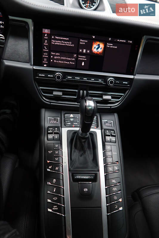 Внедорожник / Кроссовер Porsche Macan 2021 в Киеве