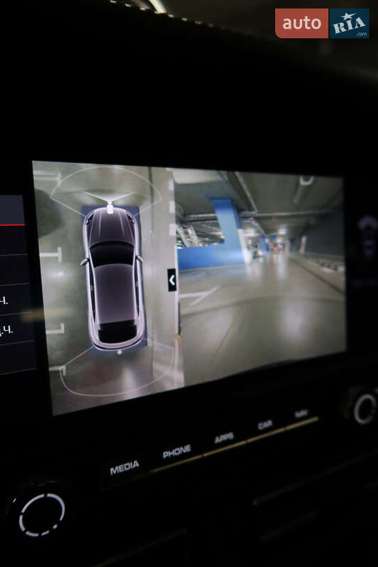 Внедорожник / Кроссовер Porsche Macan 2021 в Киеве