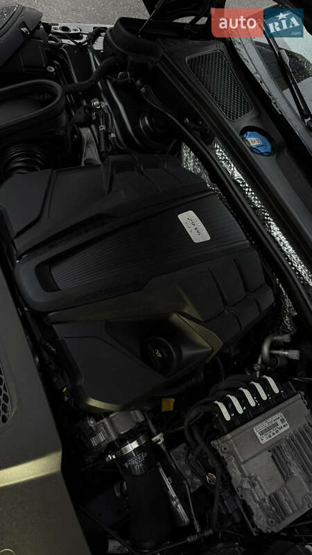 Внедорожник / Кроссовер Porsche Macan 2021 в Киеве