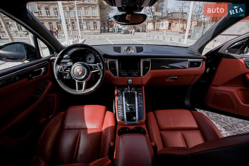 Внедорожник / Кроссовер Porsche Macan 2014 в 