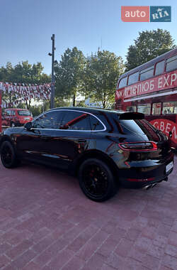 Позашляховик / Кросовер Porsche Macan 2014 в 