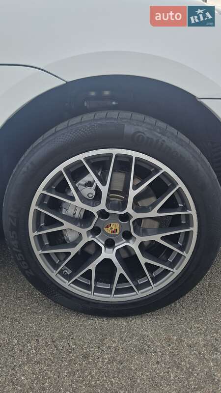 Внедорожник / Кроссовер Porsche Macan 2018 в Киеве