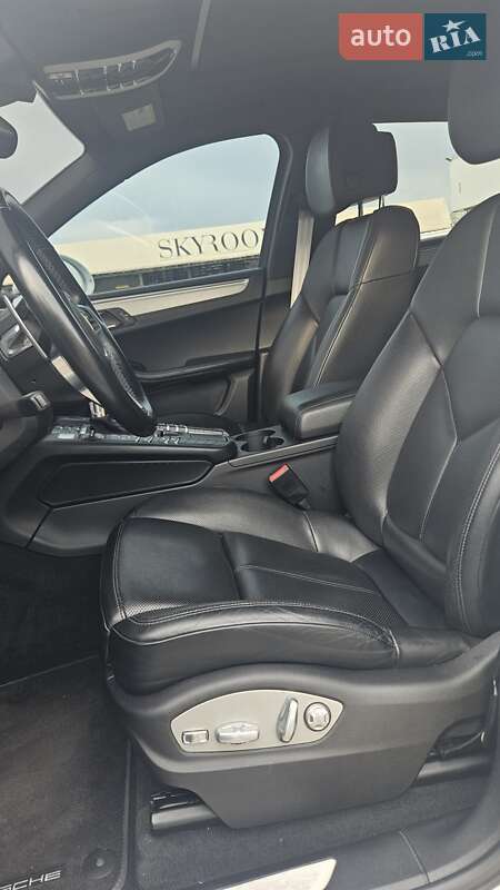 Внедорожник / Кроссовер Porsche Macan 2018 в Киеве