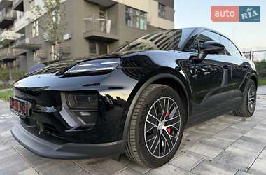 Внедорожник / Кроссовер Porsche Macan 2024 в 