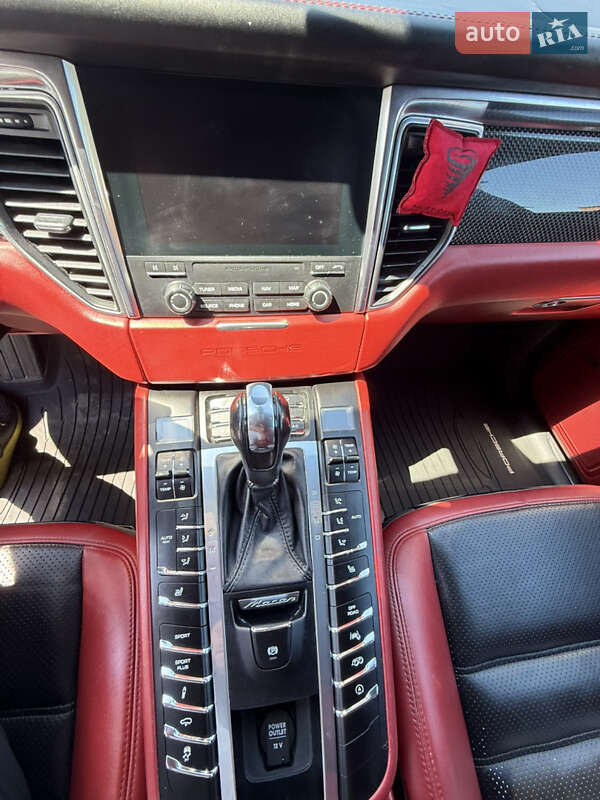 Внедорожник / Кроссовер Porsche Macan 2017 в Кропивницком