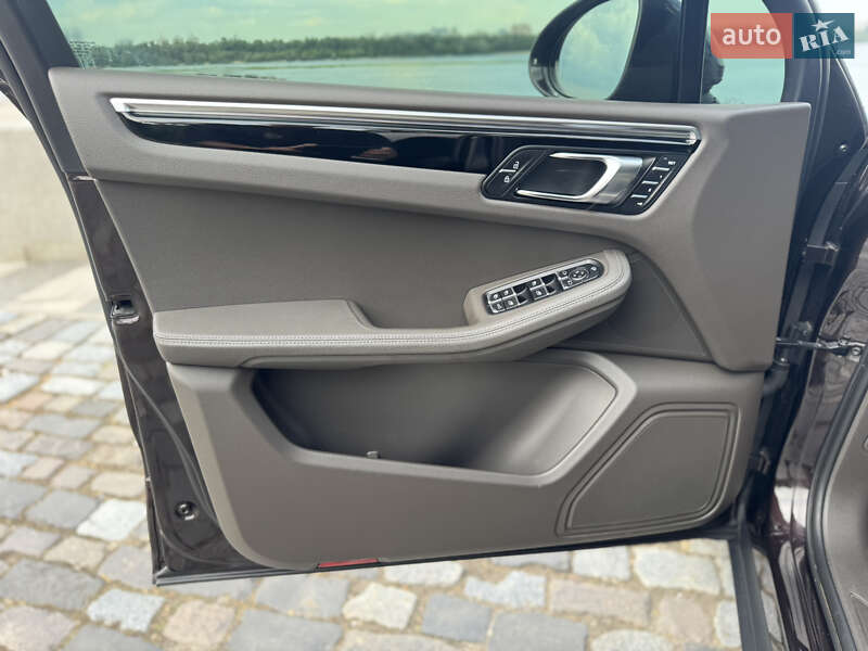 Внедорожник / Кроссовер Porsche Macan 2020 в Киеве фото 35 Внедорожник / Кроссовер Porsche Macan 2020 в Киеве