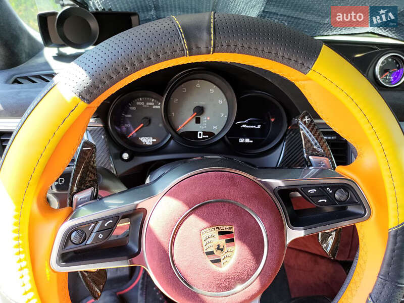 Внедорожник / Кроссовер Porsche Macan 2018 в Киеве фото 13 Внедорожник / Кроссовер Porsche Macan 2018 в Киеве