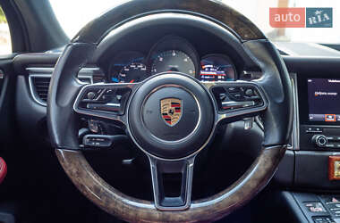 Внедорожник / Кроссовер Porsche Macan 2016 в 