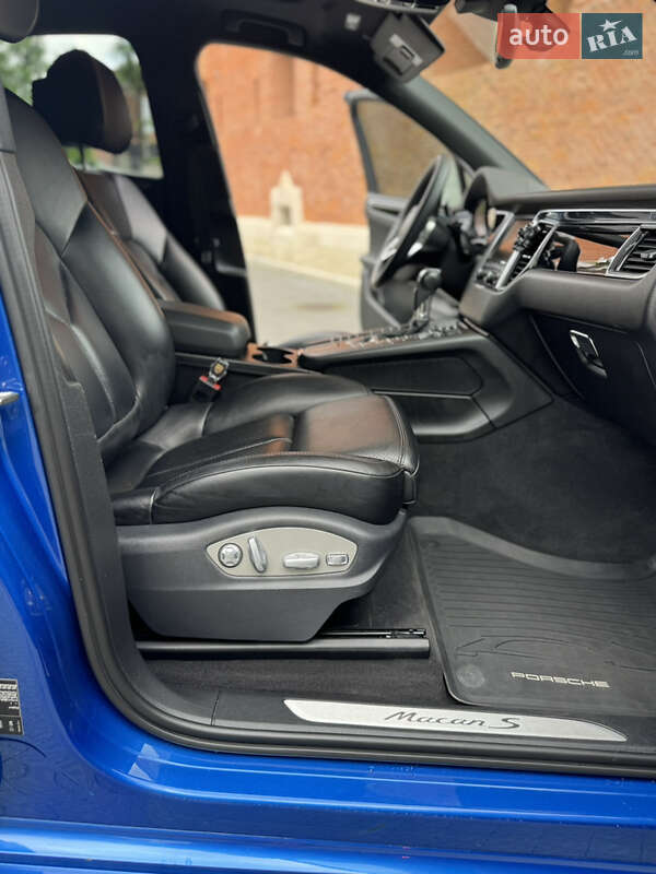 Внедорожник / Кроссовер Porsche Macan 2015 в Львове