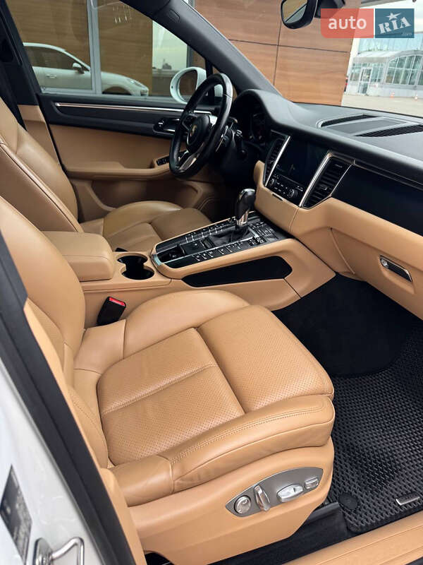 Внедорожник / Кроссовер Porsche Macan 2018 в Киеве