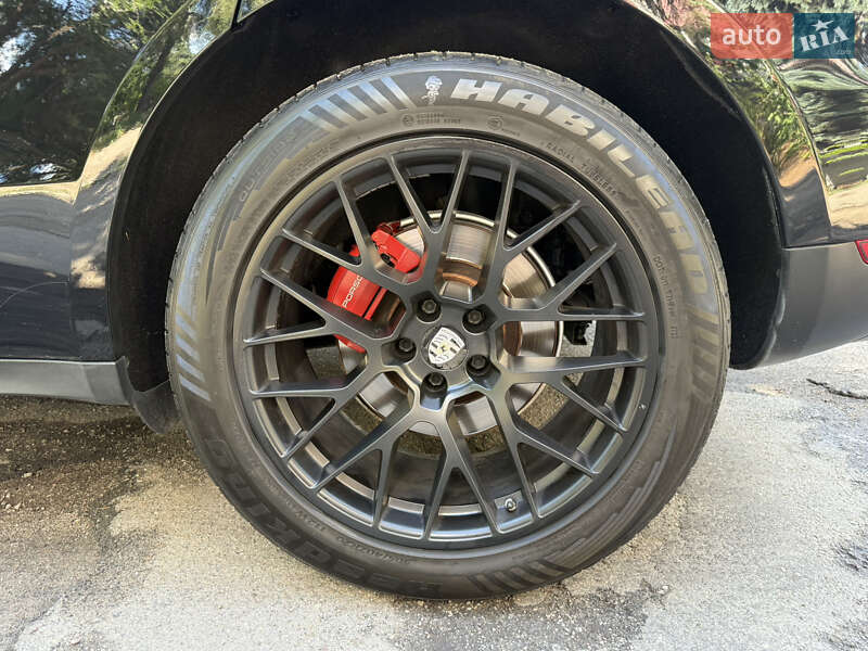 Позашляховик / Кросовер Porsche Macan 2020 в Дніпрі