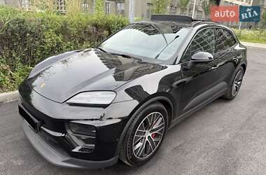 Внедорожник / Кроссовер Porsche Macan 2024 в 
