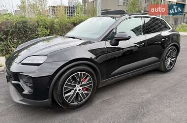 Внедорожник / Кроссовер Porsche Macan 2024 в 