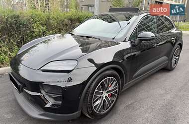 Внедорожник / Кроссовер Porsche Macan 2024 в 