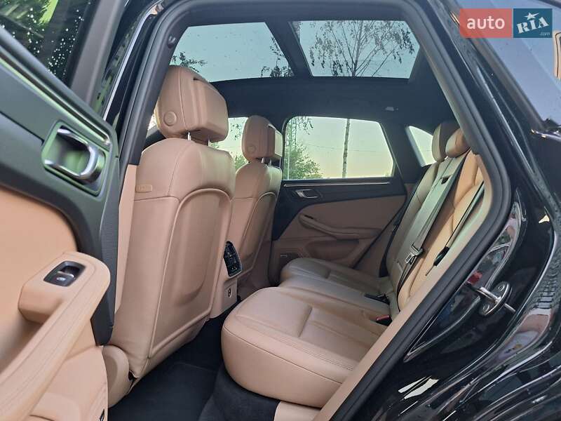 Внедорожник / Кроссовер Porsche Macan 2019 в Киеве