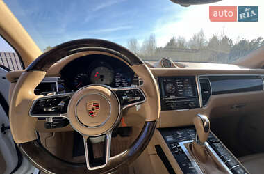 Внедорожник / Кроссовер Porsche Macan 2015 в 