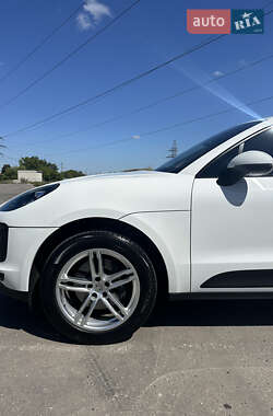 Внедорожник / Кроссовер Porsche Macan 2020 в 
