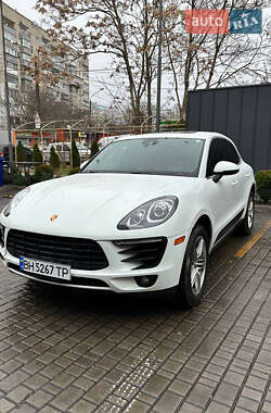 Внедорожник / Кроссовер Porsche Macan 2016 в 