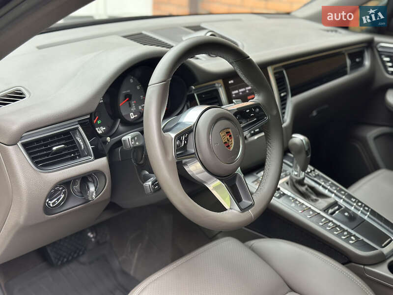 Внедорожник / Кроссовер Porsche Macan 2017 в Киеве